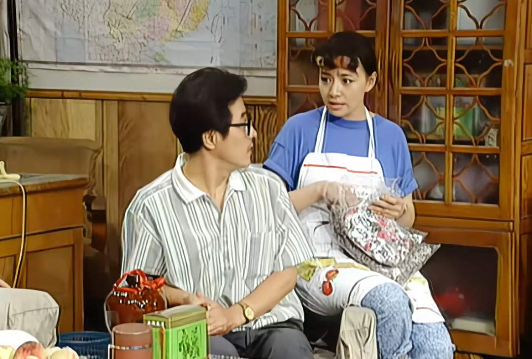 谁坐我眼皮上了